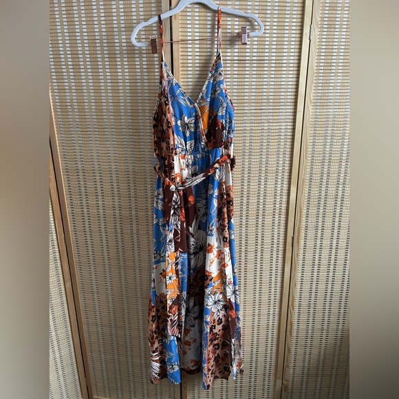 NWT SIZE M Floral patchwork Maxi Dress with Slit flowy summer beach travel - Picture 7 of 13